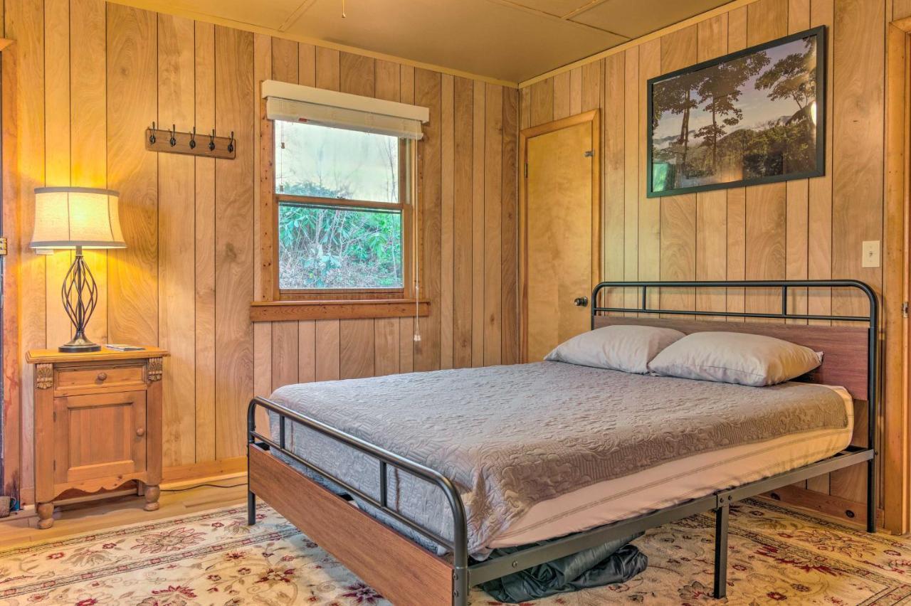 Peaceful Spruce Pine Cabin On 8 Acres With 2 Decks! Zewnętrze zdjęcie
